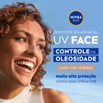 4006000004235-NIVEASUNProtetorSolarFacialBeautyExpertControledeOleosidadeComCorMédiaFPS6050g-1.jpg